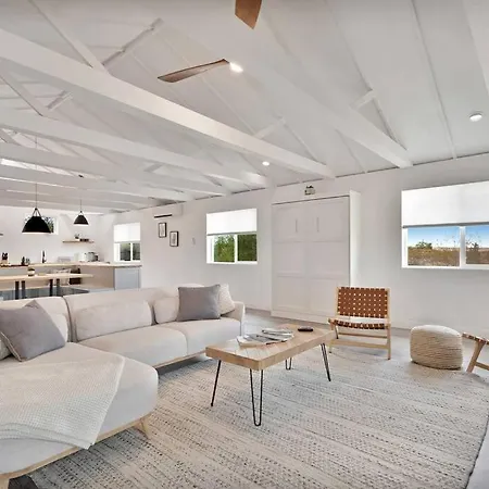 Beautiful Newly Remodeled Home, Near Jt Park